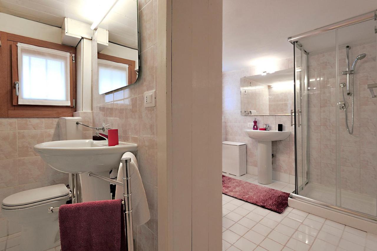 Rialto Deluxe Apartments Венеция Экстерьер фото